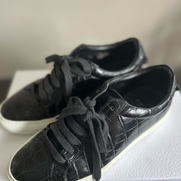 Givenchy women’s size 36 sneakers - Picture 3 of 5